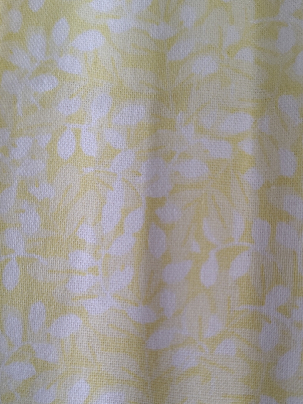 Yellow and White Leaf Print Cotton Fabric - 5 Piece Fat Quarter Bundle